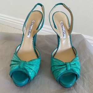 Oscar de la Renta turquoise heeled sandals size 35
